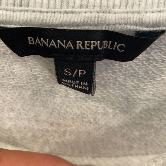 Banana Republic sweatshirt with bell sleeves - Picture 7 of 11